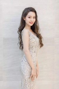 吉娜·愛(ài)麗絲
